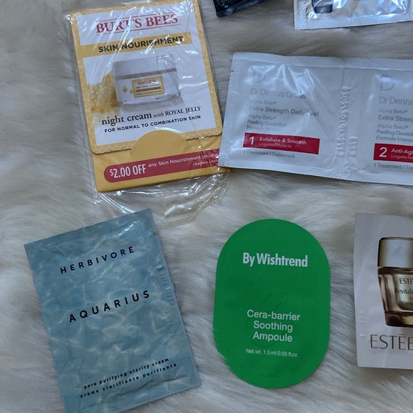🆕 10 skin care samples for $20 - Picture 2 of 6